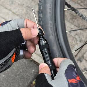 <span class=keywords><strong>Kit</strong></span> <span class=keywords><strong>de</strong></span> reparación <span class=keywords><strong>de</strong></span> neumáticos <span class=keywords><strong>de</strong></span> bicicleta, <span class=keywords><strong>Kit</strong></span> <span class=keywords><strong>de</strong></span> parche portátil sin cámara para <span class=keywords><strong>MTB</strong></span> - Product Image 5