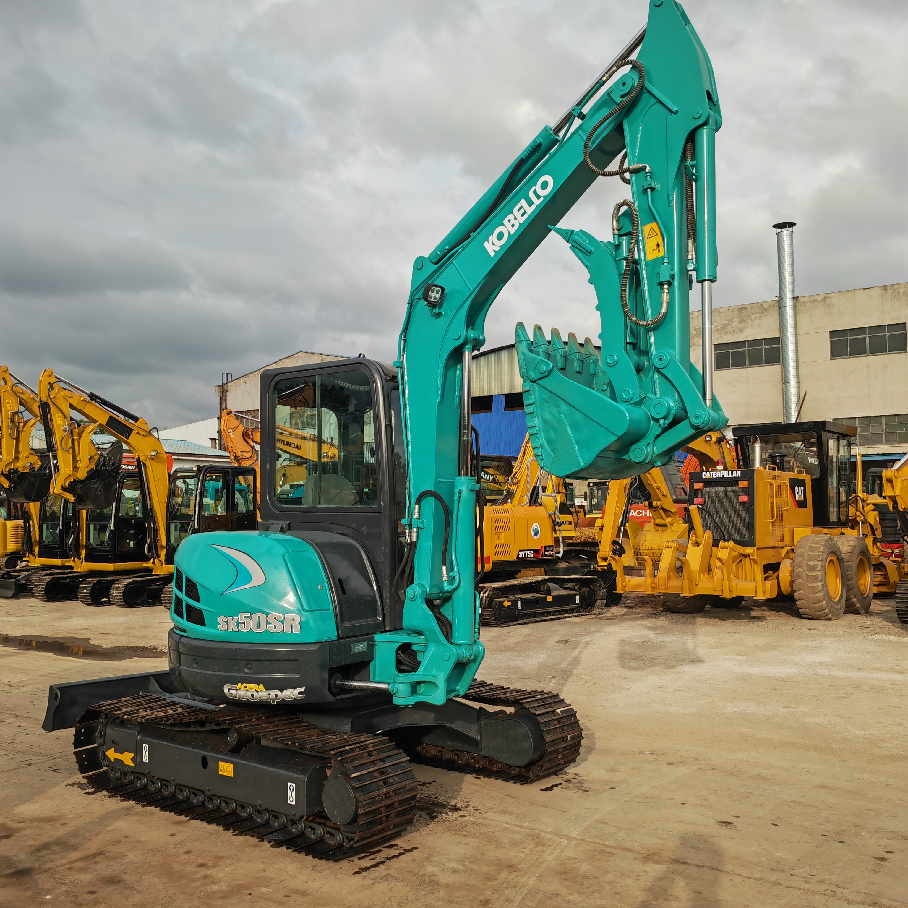 Продается Подержанный Японский мини-экскаватор Kobelco SK50, Строительная техника 5 тонн, гусеничный экскаватор