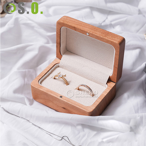 Caja de Almacenamiento de Anillos de Madera de Nogal de Lujo, con Vista Transparente, Logotipo Grabado con Láser, Forma Rectangular, para Joyería de Boda y Compromiso - Product Image 5