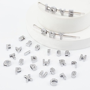 Ciondoli con lettere di strass bracciale con ciondoli con lettere di ciondoli con scritta scritta da donna - Product Image 6