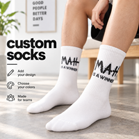Chaussettes mi-mollet côtelées blanches personnalisées avec jacquard texte noir, chaussettes à logo personnalisé, chaussettes tricotées décontractées confortables à faible MOQ