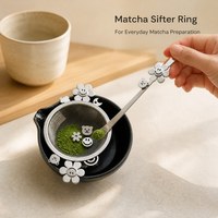 Tamis à matcha en acier inoxydable 304 de qualité alimentaire, motif floral mignon avec breloques métalliques pour poudre de cacao et de café, logo personnalisé