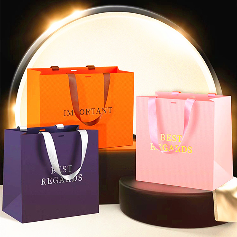 Luxury Branded Paper Bags for Clothes Retail Shopping Bags Craft Paper Bags Custom Logo