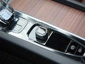 MEILLEUR <span class=keywords><strong>PRIX</strong></span> <span class=keywords><strong>XC60</strong></span> 2026 <span class=keywords><strong>Hybride</strong></span> Rechargeable Longue Portée AWD Édition Luxe Inscription SUV 5 Portes 5 Places - Product Image 6