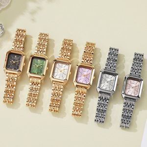 Reloj de Cuarzo de Lujo para Mujer, Ecológico, Minimalista, Elegante, Correa Cuadrada Dorada, Edición de Color de Lujo Ligero Transfronterizo - Product Image 1