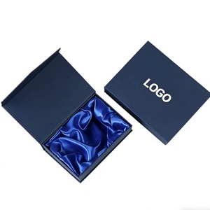 Boîtes cadeaux rigides à fermeture magnétique personnalisées bleu marine |   Boîte de luxe avec doublure en satin bleu pour les soins de la peau, les jouets en peluche et les coffrets cadeaux haut de gamme - Product Image 3