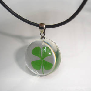 Collier souvenir tendance <span class=keywords><strong>eBay</strong></span> 2020, cadeau de la Saint-Patrick, collier en résine avec fleur de trèfle séchée naturelle, pendentif lumineux, long collier - Product Image 3
