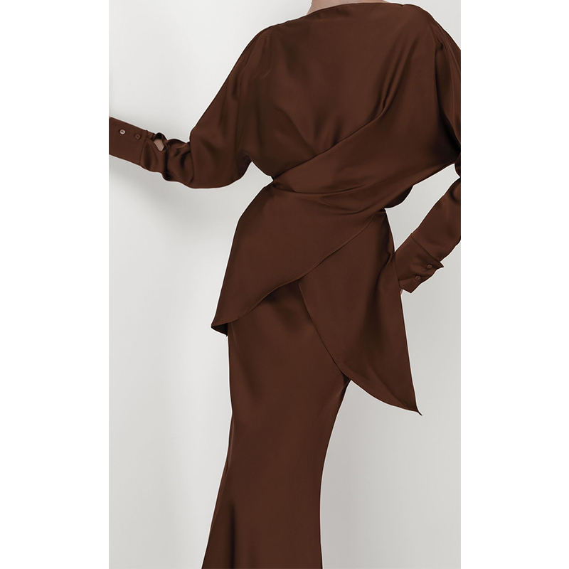 สีน้ำตาล