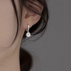 High Quality 925 Sterling <strong>Silver</strong> Drop <strong>Earrings</strong> Cute <strong>Daisy</strong> Floral Hoops Fashionable Trendy Jewelry Gift - Product Image 1
