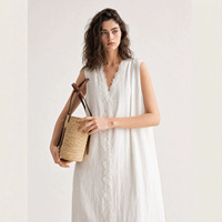 Robe longue midi ample Muguyu 100% lin vintage sans manches à col en V en dentelle avec motif plantes et fleurs 260604014