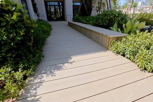 Cubierta compuesta de plástico y madera tradicional para exteriores respetuosa con la piel a la venta - Product Image 6