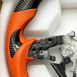 Volante Personalizado <span class=keywords><strong>de</strong></span> Fibra <span class=keywords><strong>de</strong></span> Carbono Negra para Honda Accord, Base Plana para el Accord <span class=keywords><strong>de</strong></span> Décima Generación con LED Deportivo - Product Image 2