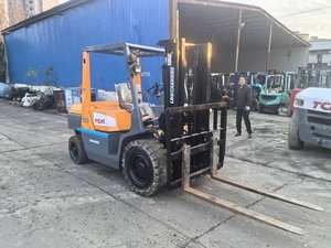 Chariot élévateur TCM d'occasion de 5 tonnes, mât à 2 étages, moteur diesel, faible nombre d'heures, hauteur de levage de 3000 mm, boîte de vitesses, moteur bien entretenu, prêt à travailler - Product Image 5