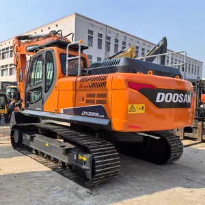 Excavadora de cadenas Doosan Dx225LCB usada de alta calidad en venta, motor principal en excelentes condiciones, lista para enviar - Product Image 1