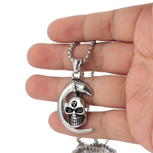 Collar yunnique con colgante de calavera de luna para hombre, collar de acero inoxidable, diseño geométrico a la moda, cadena de 60cm - Product Image 4