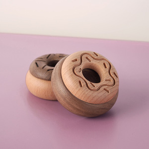 Juguete de Comida de Madera Sólida en Forma de Donut para Niños de 4 a 6 Años, Juego de Imitación de Cocina, Postre Simulado y Decoración de Donuts - Product Image 4