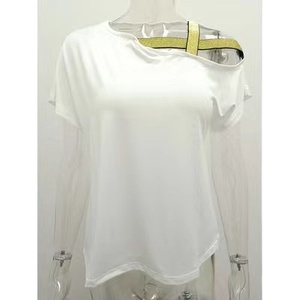 Hot <span class=keywords><strong>Sale</strong></span> Frauen Oblique Shoulder Crossing Unregelmäßigkeit Bluse Kurzarm Sommer Damen Shirts - Product Image 1