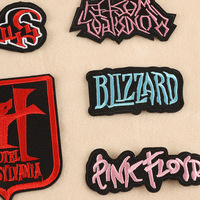 Badges brodés de lettres de police personnalisées par transfert de chaleur de meilleure qualité Patch thermocollant tissé bon marché