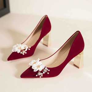 7777L-003 Escarpins de mariée en daim à bout pointu, talon carré, talon haut, décoration florale, chaussures de mariage confortables - Product Image 3