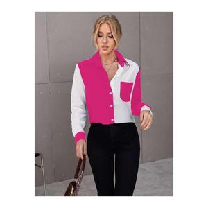 Camicia a maglia con collo lungo da donna