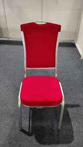 เก้าอี้ทานอาหารโรงแรมแบบซ้อนได้ สีแดง ทำจากเหล็ก ใช้สำหรับงานแต่งงานและงานเลี้ยง - Product Image 4