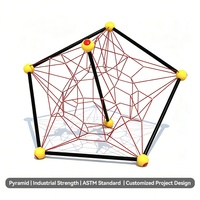 Structure d'escalade pyramidal commerciale d'extérieur pour enfants, certifiée EN1176 TUV, avec filet d'escalade à âme en acier, capacité usine