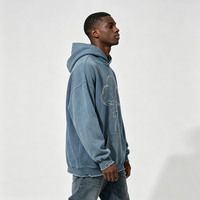 Sweat à capuche bleu poussiéreux effet vieilli, motif nuage orageux Kornit DTG, bords déchirés, coupe ample, style streetwear