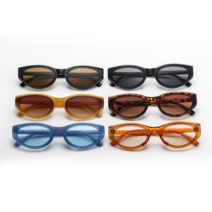 แว่นกันแดดทรงแคทอายสุดฮิตสำหรับผู้หญิง กรอบเล็ก สีดำ วัสดุ PC ป้องกันรังสียูวี 400 รุ่นที่ 3 ป้องกันแสงแดด สไตล์ยุโรปอเมริกัน - Product Image 4