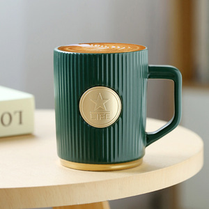 Tùy chỉnh thương hiệu hiện đại Matte con dấu đồng sọc cốc cà phê Bronze gốm cup với logo dập nổi - Product Image 4