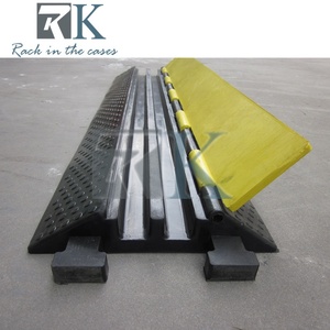 Heavy Duty Cable Ramp Rubber Cable Ramp Safety Cable Protector Ramp 1 2 3 4 <b>5</b> Channels Cable Ramp for Outdoor - Product Image 2