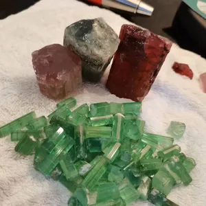 Emerald Rough Stone Gemstone Rough Hydrothemal Emerald Rough Zambia Color Uncut Emerald Rough Hydrothermal Emerald Rough