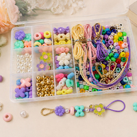 Kit de fabrication de porte-clés DIY : Perles acryliques pastel en forme de fleurs et bonbons, avec fermoirs mousquetons pour breloques de sac et cordons de téléphone