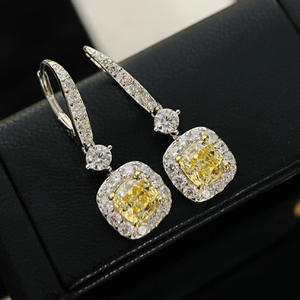 Pendientes Colgantes de Plata de Ley S925 con Diamante Cuadrado Amarillo Claro, Estilo Clásico con Borla y Detalles de Diamantes Amarillos - Product Image 1