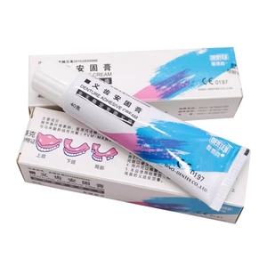 <span class=keywords><strong>Adesivo</strong></span> <span class=keywords><strong>per</strong></span> Protesi Dentarie <span class=keywords><strong>per</strong></span> Uso Quotidiano, Tubo da 40g, Tenuta Affidabile, Previene l'Inserimento degli Alimenti, Adatto <span class=keywords><strong>per</strong></span> Protesi Parziali e Complete - Product Image 5
