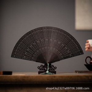 Abanico Plegable Estilo Suzhou, Tallado en Madera de Sándalo, Regalo Cultural - Product Image 4