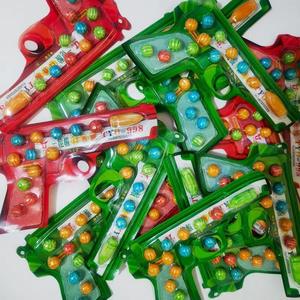 Bonbons Jouets en Gros, Confiseries Personnalisées sous Marque Privée, Boules de <span class=keywords><strong>Chewing</strong></span>-<span class=keywords><strong>gum</strong></span> Multicolores en Forme de Pistolet, Goût Fruité - Product Image 4