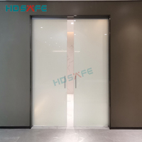 Porte coulissante double à ouverture latérale en alliage d'aluminium pour intérieur moderne, idéale pour salle de bain d'hôtel/villa, avec design à cavité dissimulée