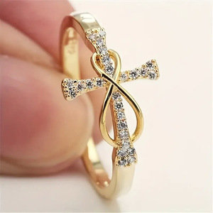 Anello con Design Infinito Mobius, Anello Semplice da Donna - Product Image 3