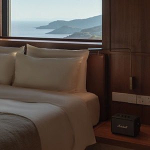 Muebles de dormitorio de hotel estilo cálido para estaciones de esquí, suite de madera maciza para proyectos de hostelería de alta gama en la montaña, decoración de habitaciones para huéspedes. - Product Image 4