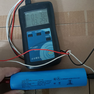 بطارية ليثيوم فوسفات الحديد IMR 18650 طراز 33140 C33 بجهد 3.2 فولت وسعة 15 أمبير في الساعة قابلة لإعادة الشحن مع 1500 دورة شحن وتحمل درجات حرارة واسعة من -25 إلى 50 درجة مئوية للدراجات الكهربائية والسكوترات الكهربائية - Product Image 2