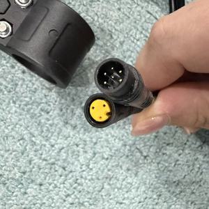 LIVIAE LY-5100 52V 60V 72V Acelerador de Dedo Impermeable para Scooter Eléctrico con Botón Auxiliar, Pieza de Repuesto - Product Image 2