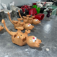 Table basse personnalisée en fibre de verre FRP avec personnage de dessin animé, grande sculpture de chat orange, table d'appoint pour promotion de marque et hôtels
