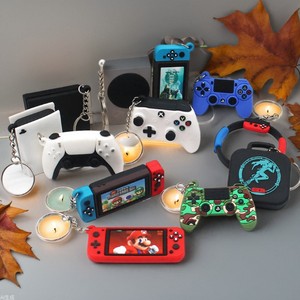 Porte-clés Pendentif Manette de Jeu Rétro 3D, Breloque Manette de Jeu Portable Légère et Tendance - Product Image 2