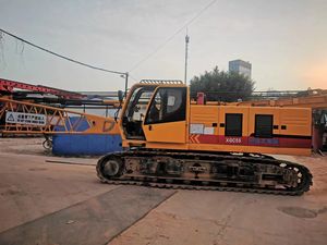 Grúa sobre orugas QUY50 de 50 toneladas, grúa sobre orugas reacondicionada, maquinaria de elevación a precio económico - Product Image 4