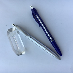 Hot Sale <span class=keywords><strong>Pull</strong></span> <span class=keywords><strong>Out</strong></span> <span class=keywords><strong>Banner</strong></span> Nhựa Cuốn Giấy Bút với Logo Tùy Chỉnh - Product Image 3