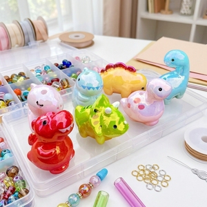 Perles focales en résine en forme de dinosaures Kawaii à grand trou pour la fabrication de stylos perlés DIY, fournitures d'artisanat Kawaii uniques en gros - Product Image 1