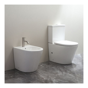 Ensemble WC moderne en céramique deux pièces Watermark avec bidet à double chasse et évacuation P-trap/S-trap - Product Image 1