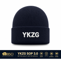 Zachte warme winter gebreide beanie met aangepaste logo patch, zwarte boord, luxe geribbelde muts voor heren en dames, groothandel fabriek