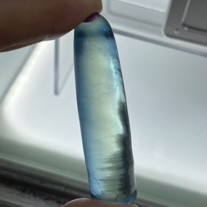 Saphir Paraiba synthétique brut non taillé en corindon - Product Image 5