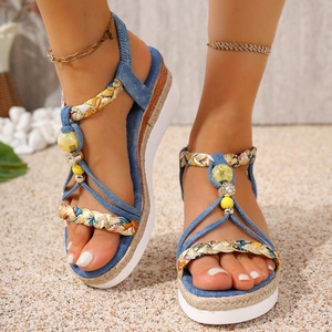 Sandalias de <span class=keywords><strong>cuña</strong></span> deportivas bohemias con cuentas y trenzas para mujer, parte superior de mezclilla, suela de poliuretano, cómodas, suaves, de verano, con punta abierta, estilo <span class=keywords><strong>alpargata</strong></span> - Product Image 3